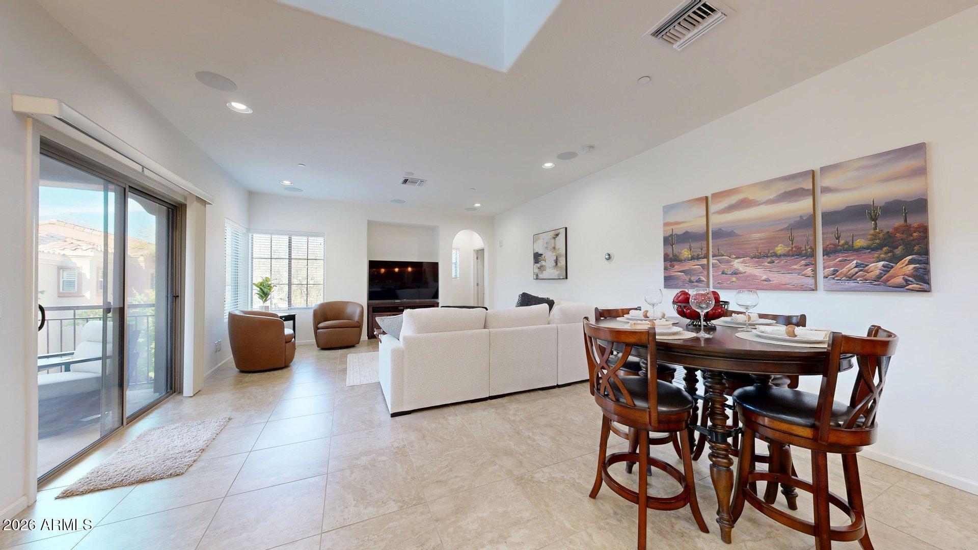 3935 E ROUGH RIDER Road 1270