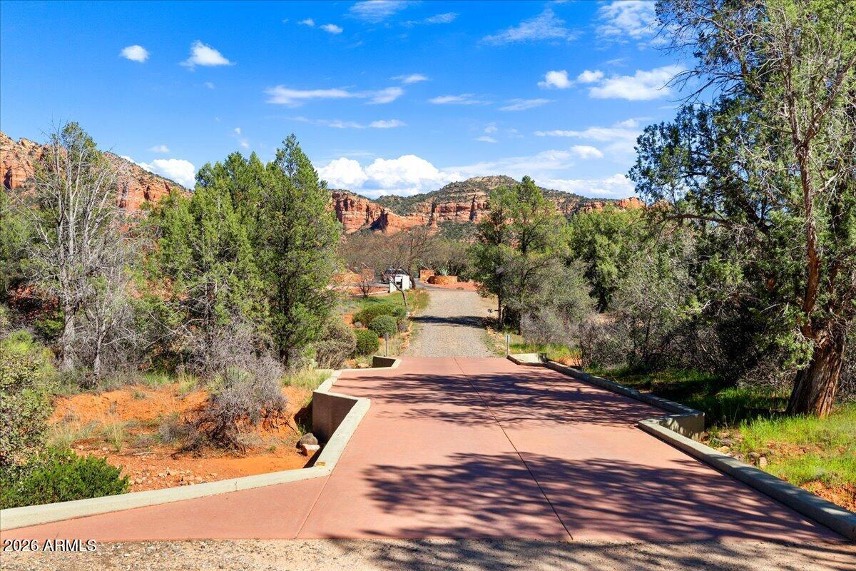 2727 Verde Valley School Road -