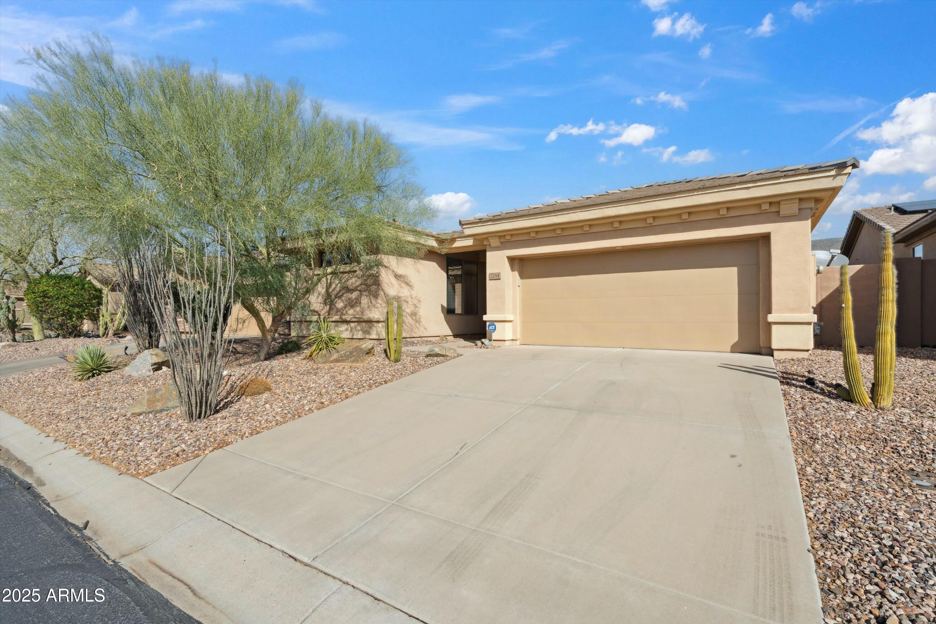 2214 W MUIRFIELD Drive