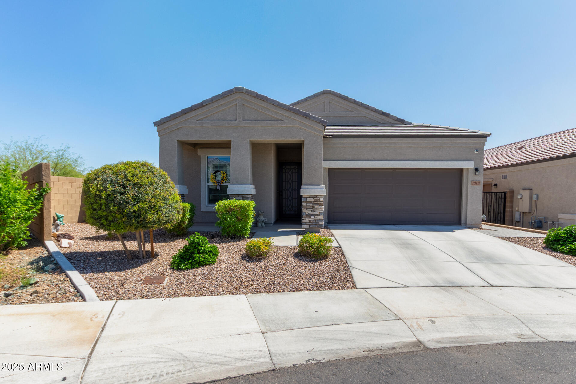 1919 W PLUM Road
