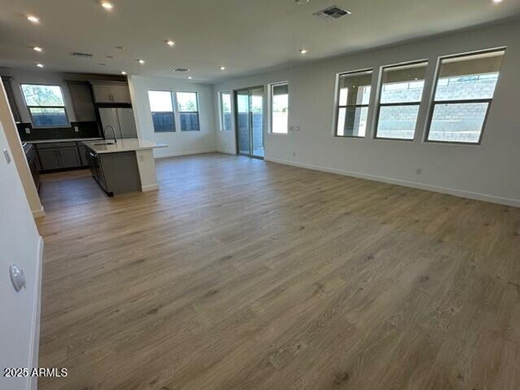 Photo of 10223 S 20th Lane, Phoenix, AZ 85041 (MLS # 6977425)