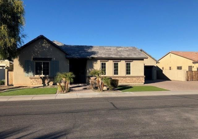 1520 E Sagittarius Place