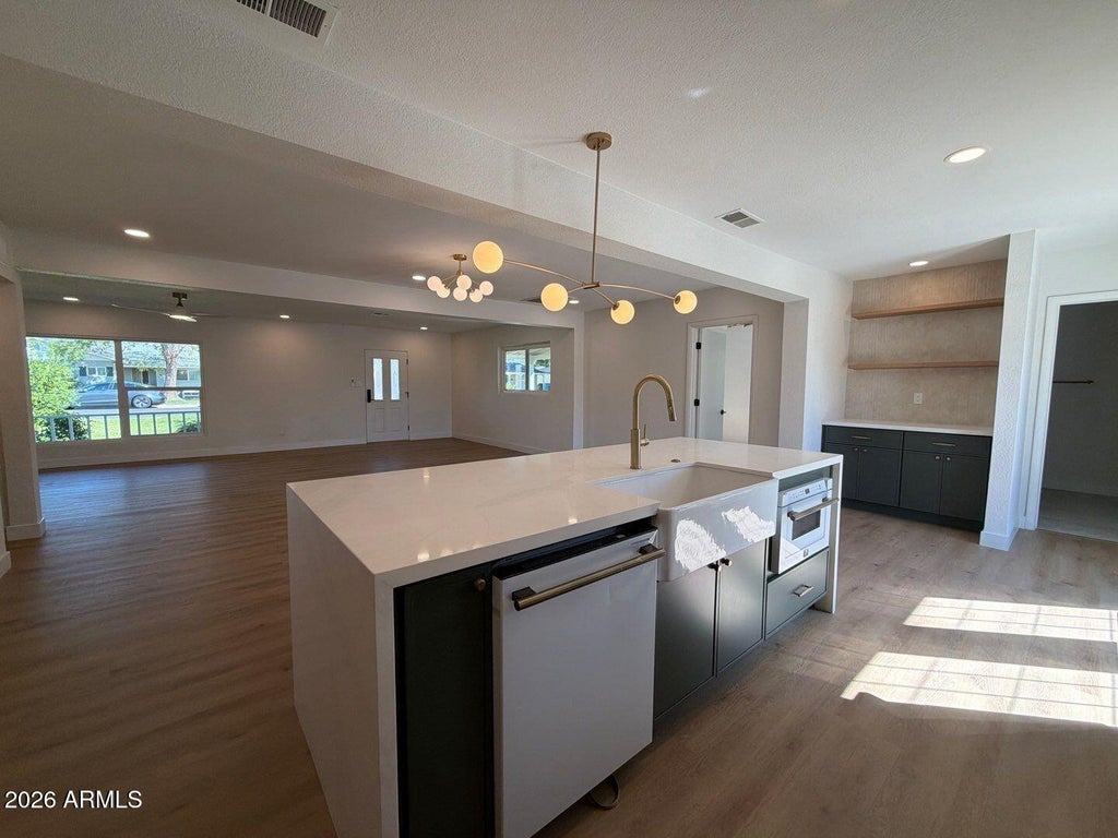 Photo of 717 W Cactus Wren Drive, Phoenix, AZ 85021 (MLS # 7091051)