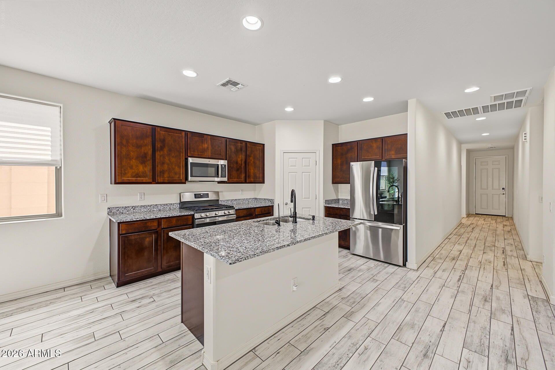 5724 W ENCINAS Lane