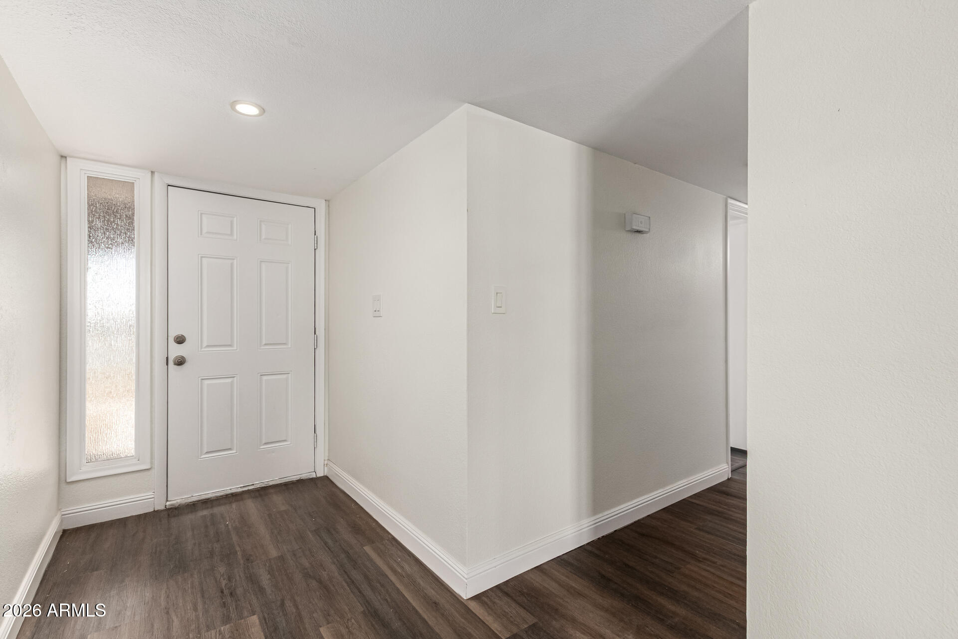 2540 W ROVEEN Avenue