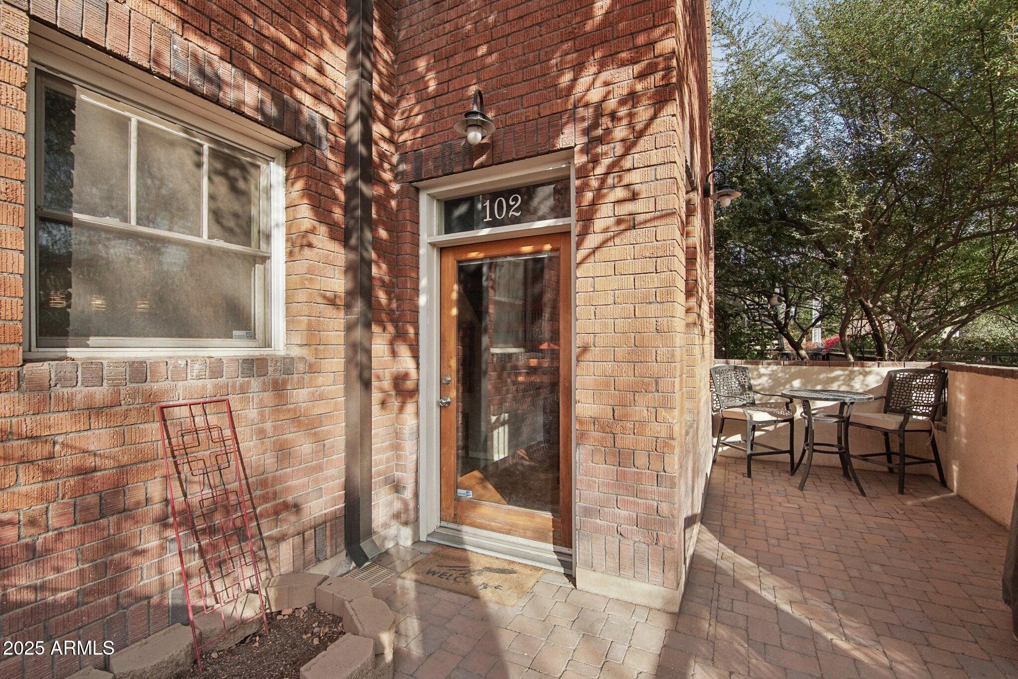 304 W ROOSEVELT Street 102
