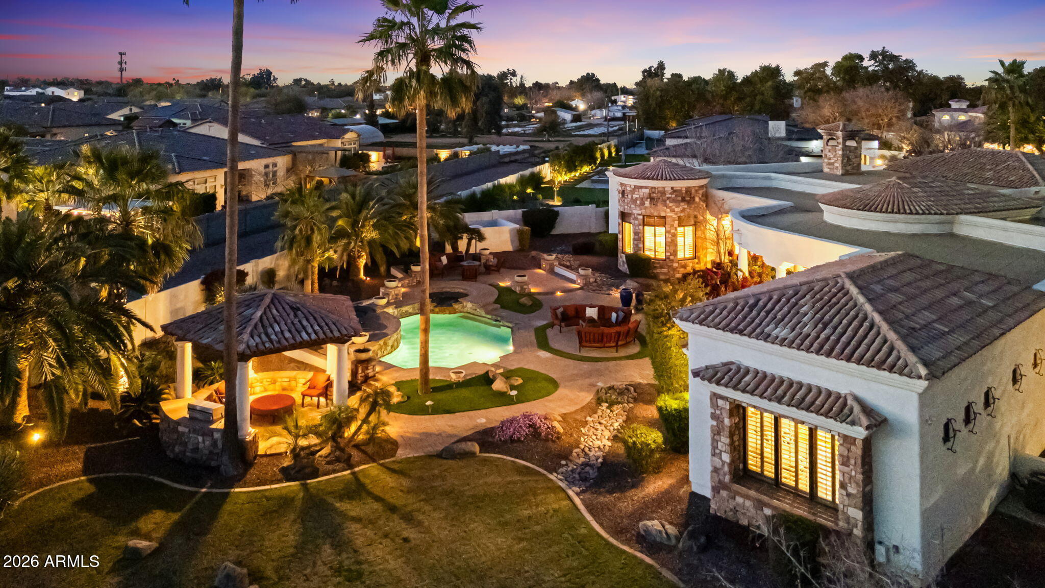 2527 E BEECHNUT Court