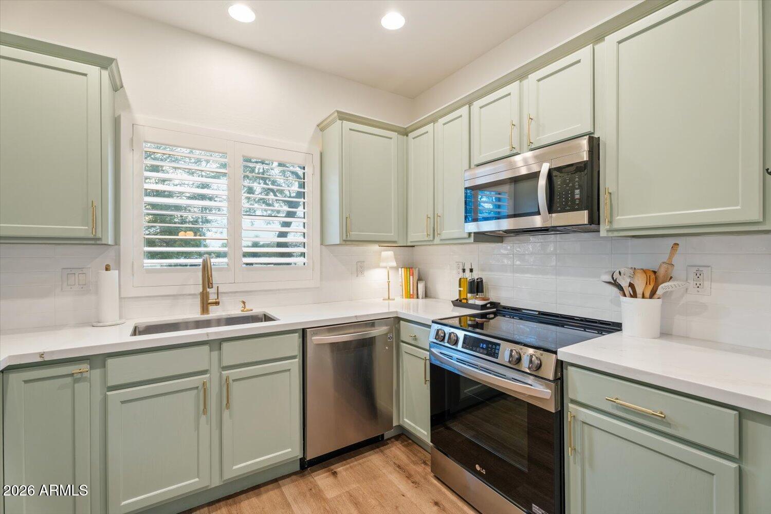 10370 W SANDS Drive 464