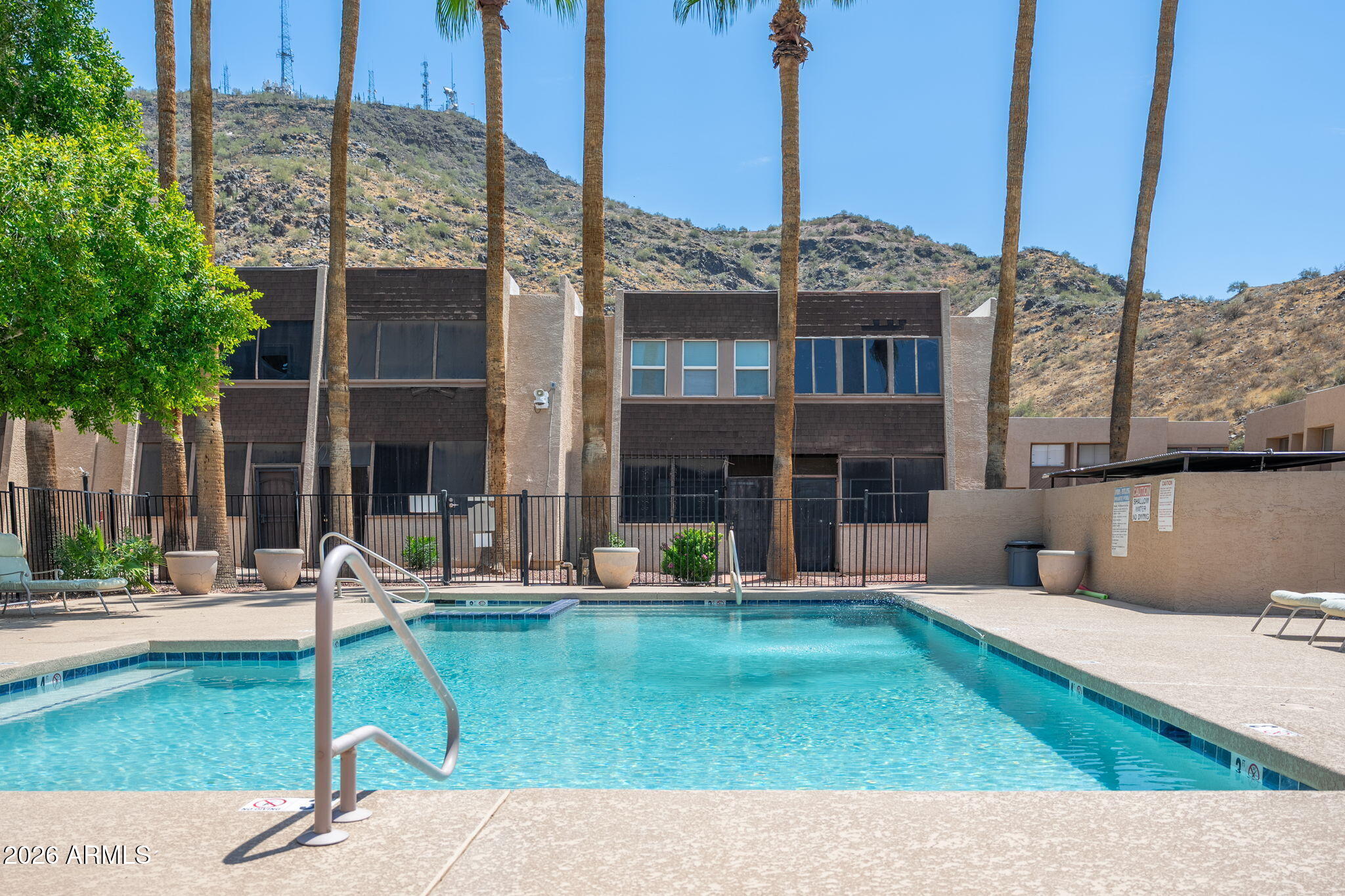 1601 W SUNNYSIDE Drive 121