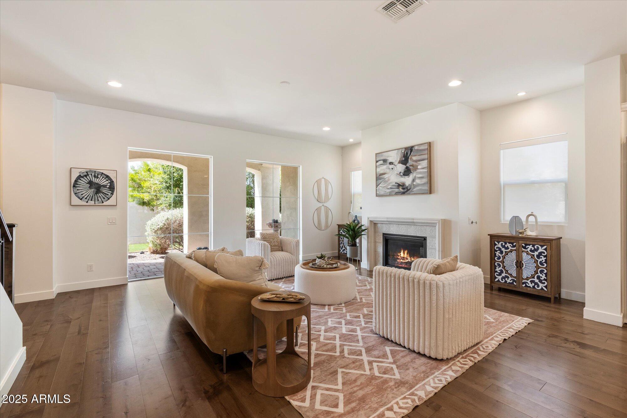 640 W ECHO Lane