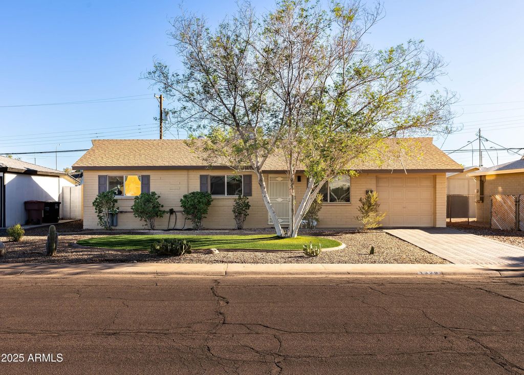 Photo of 1329 W 10th Place, Tempe, AZ 85281 (MLS # 6932229)