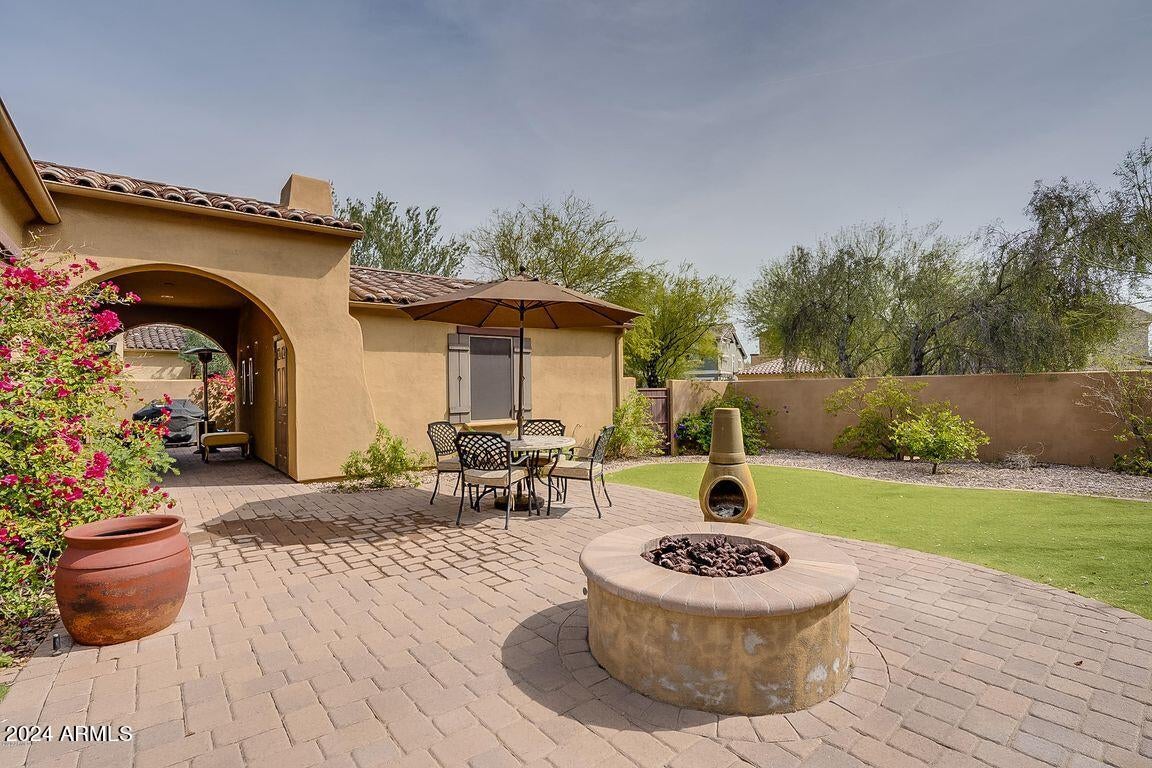 9221 E Desert View