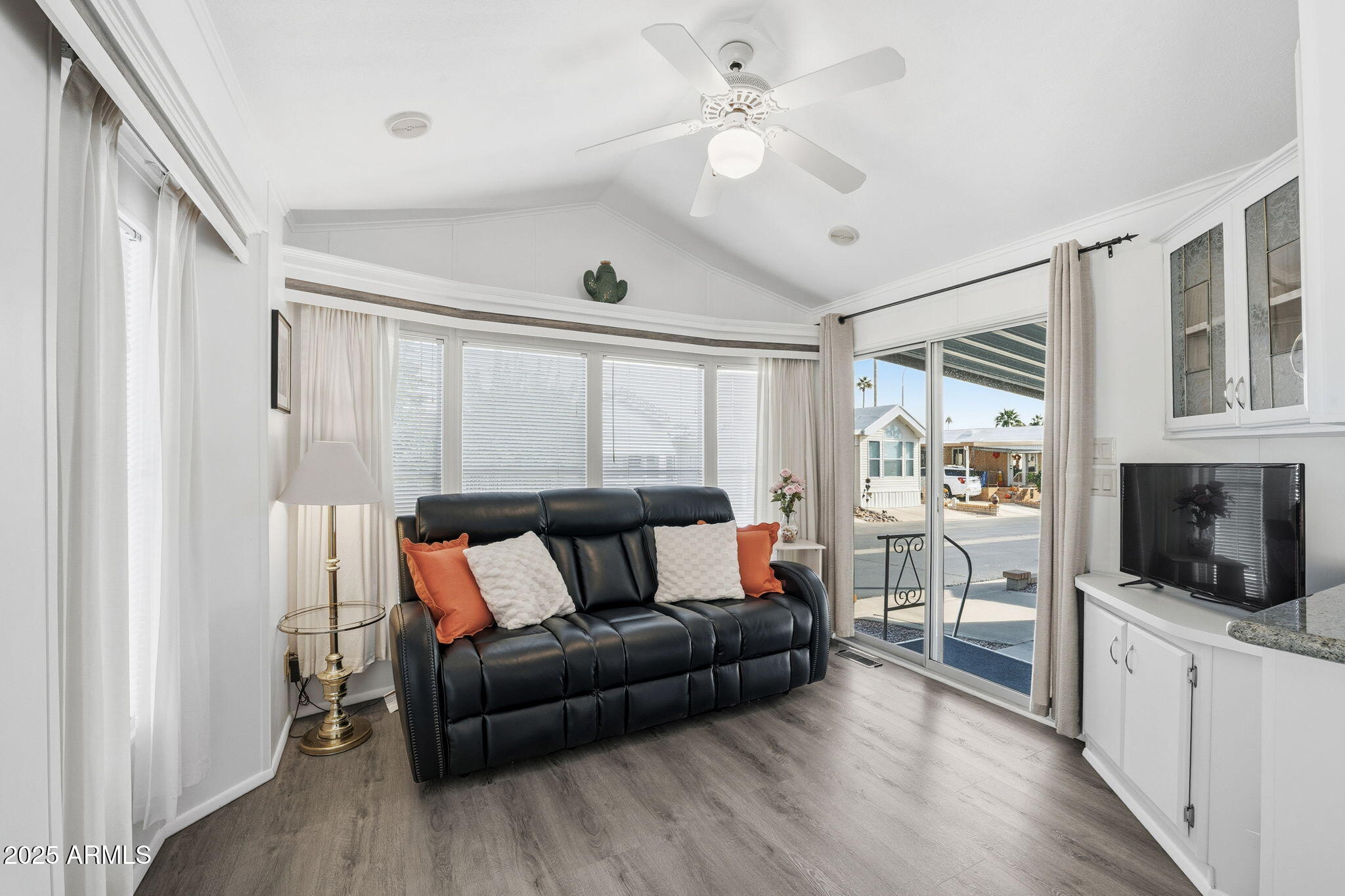 111 S GREENFIELD Road 724