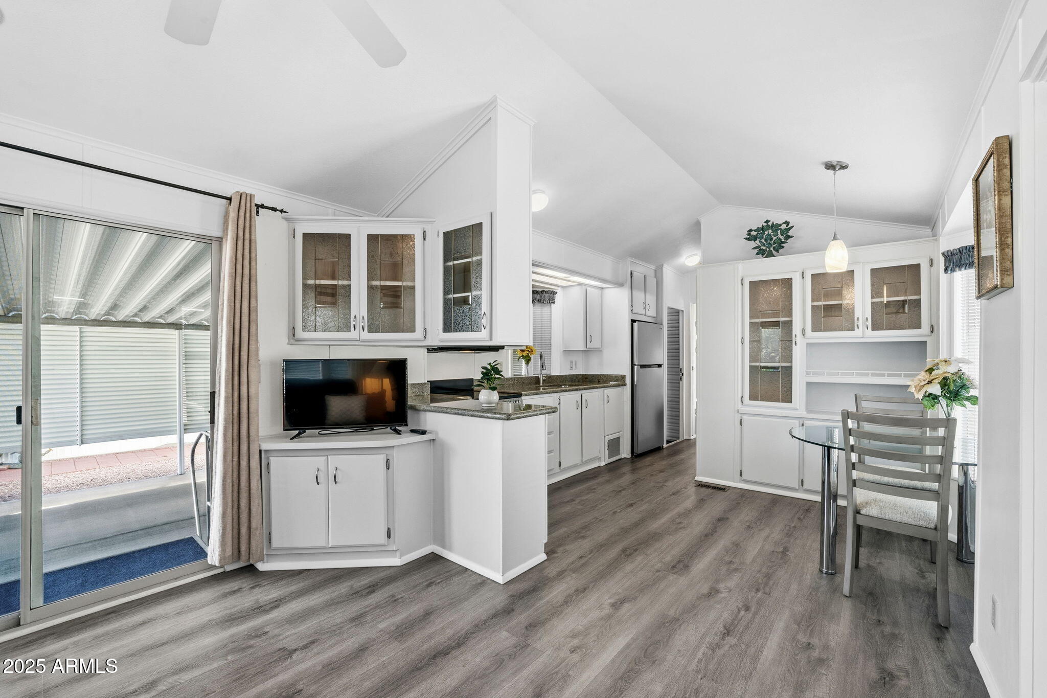 111 S GREENFIELD Road 724