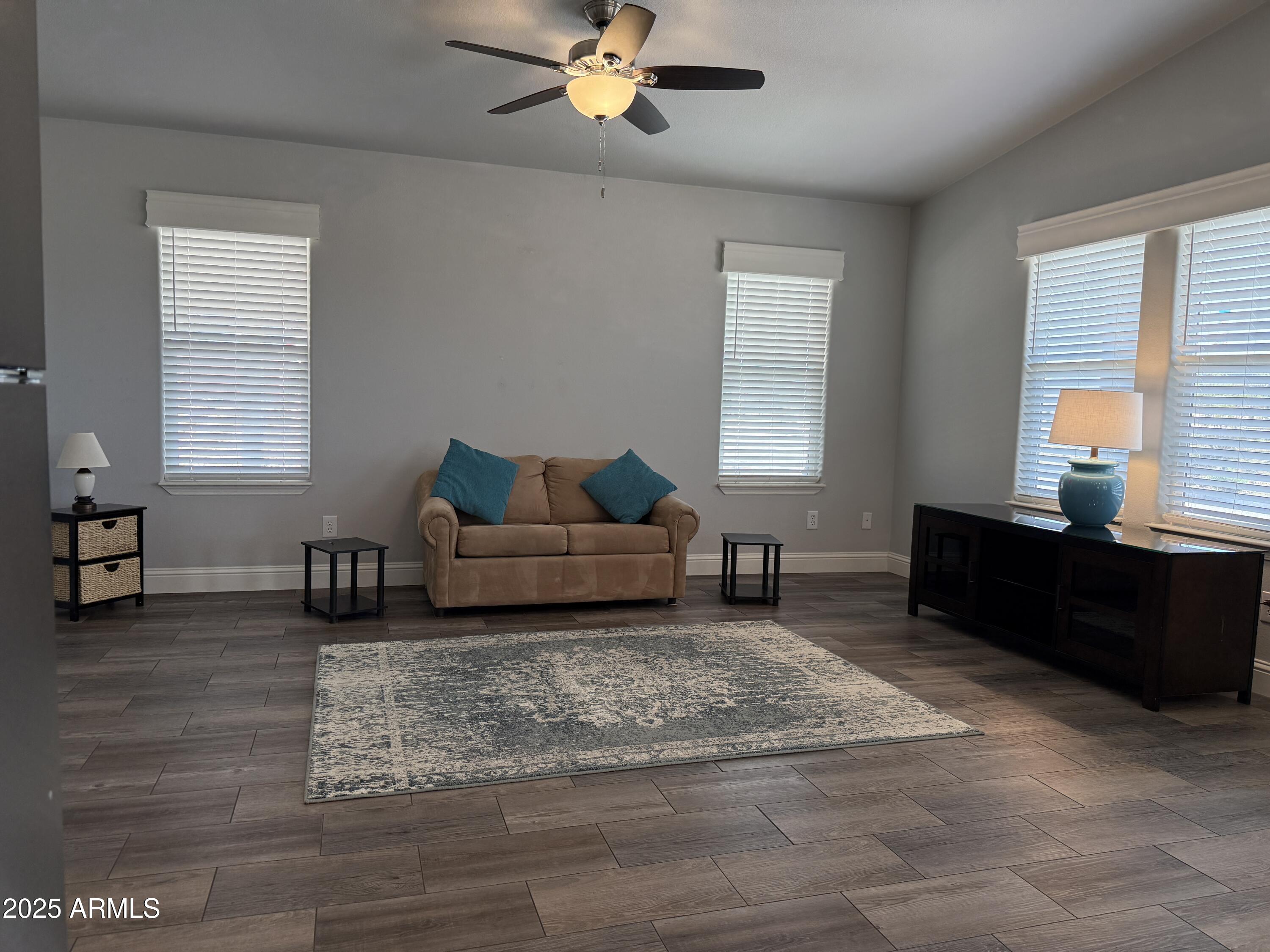 2501 W Wickenburg Way -- 335