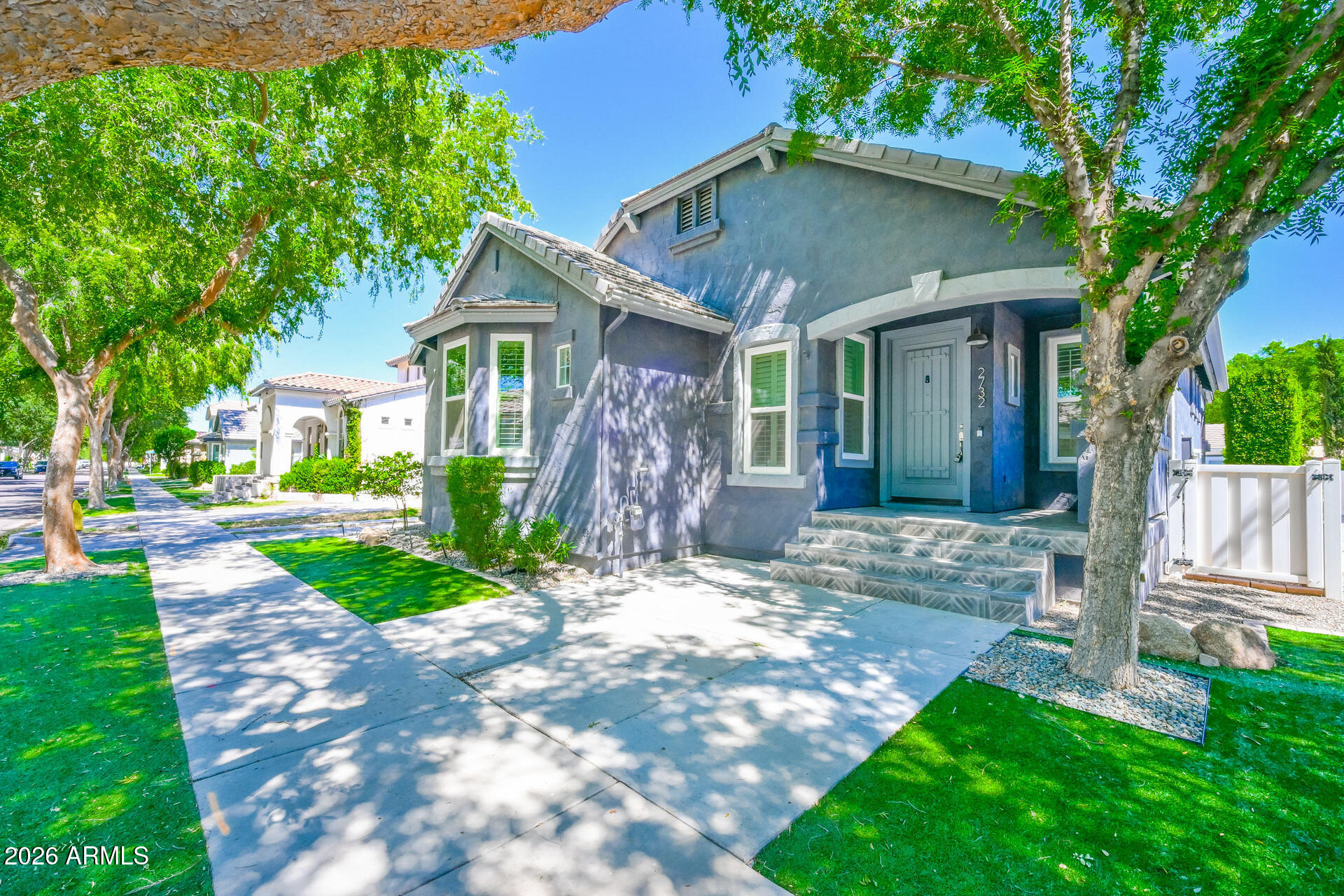 2732 E TAMARISK Street