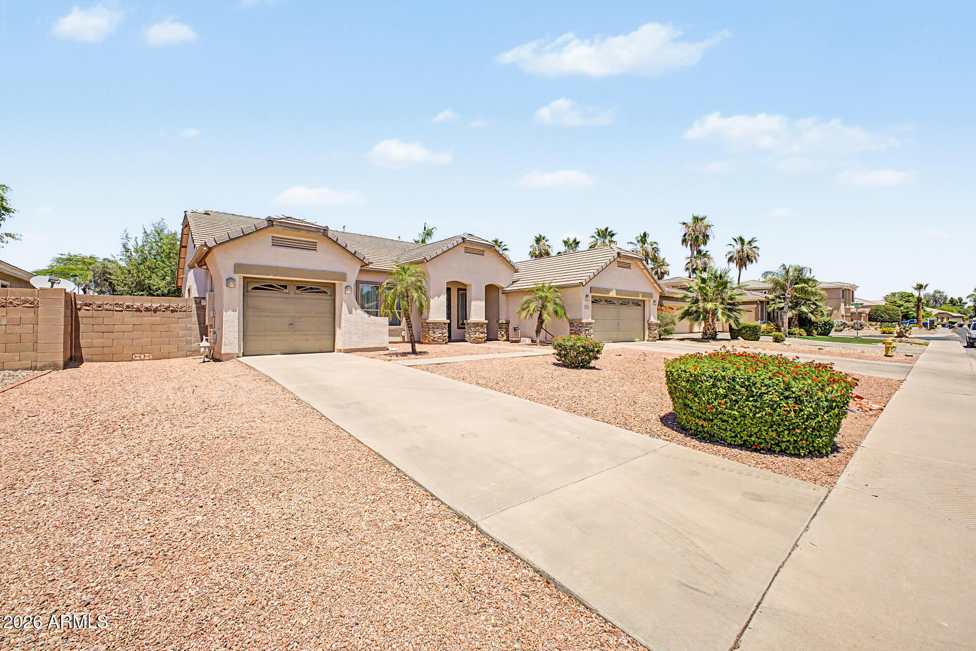 3076 E JUANITA Avenue