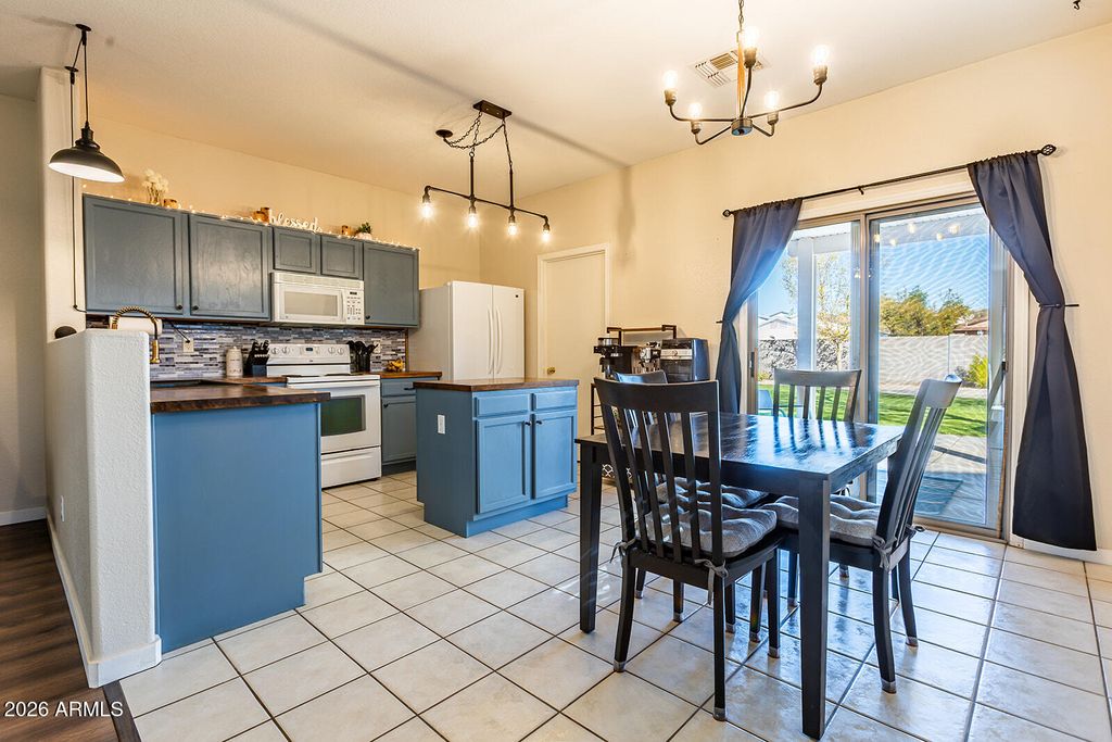 Photo of 1006 E Renegade Trail, San Tan Valley, AZ 85143 (MLS # 6983624)