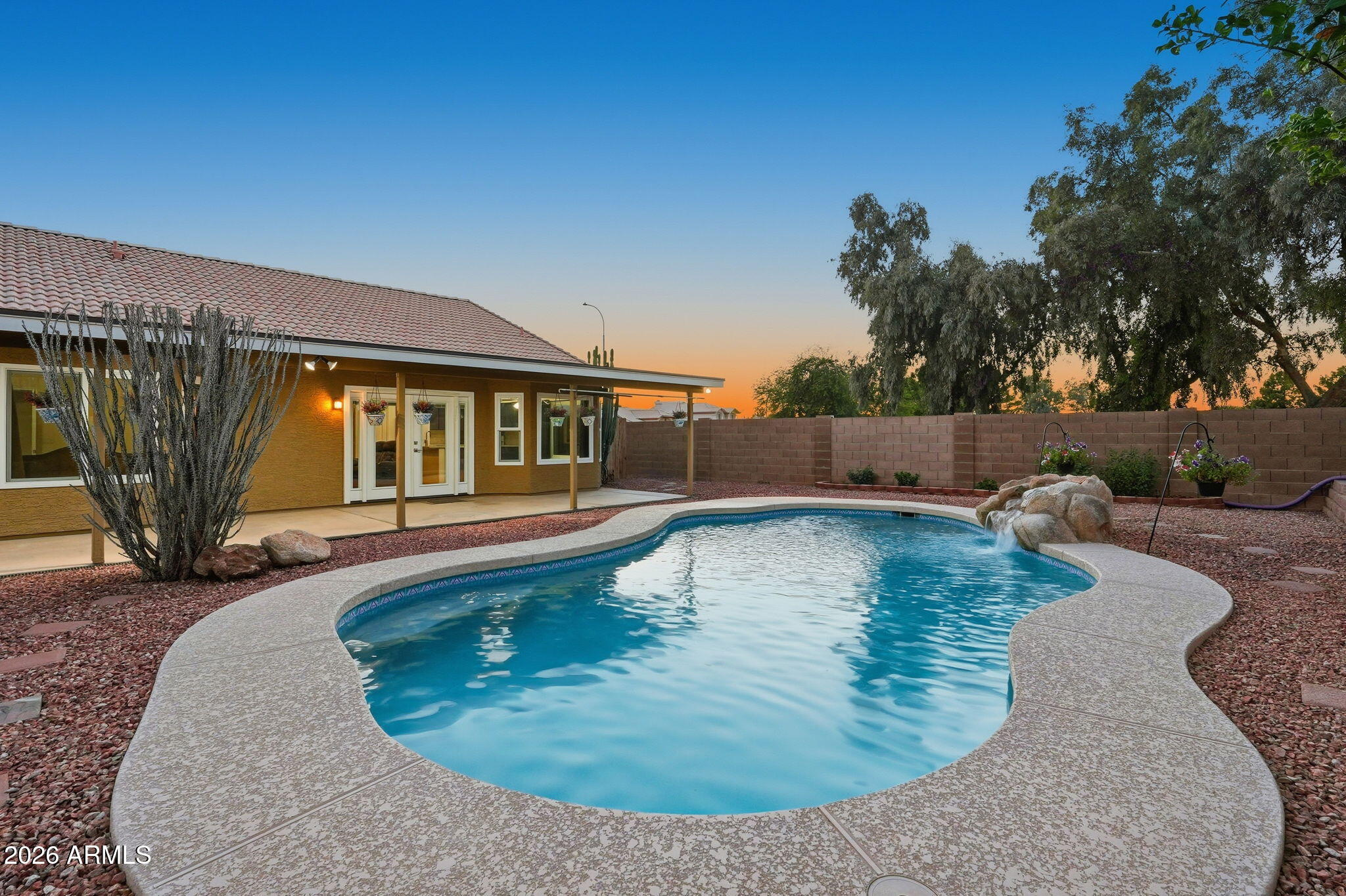 4890 W GERONIMO Street