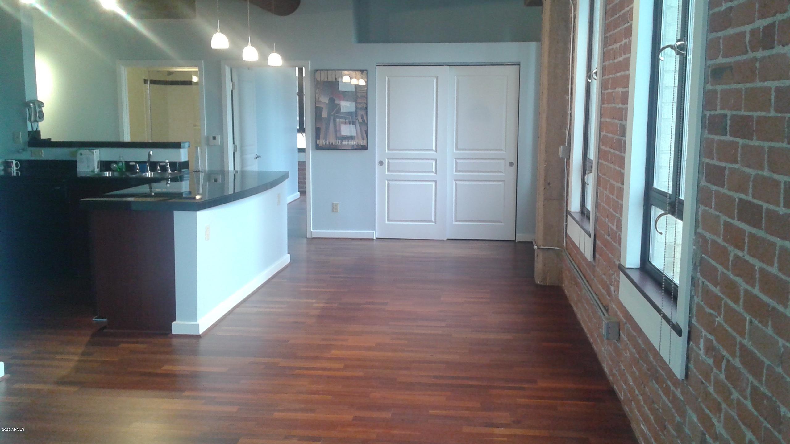 114 W ADAMS Street 1008