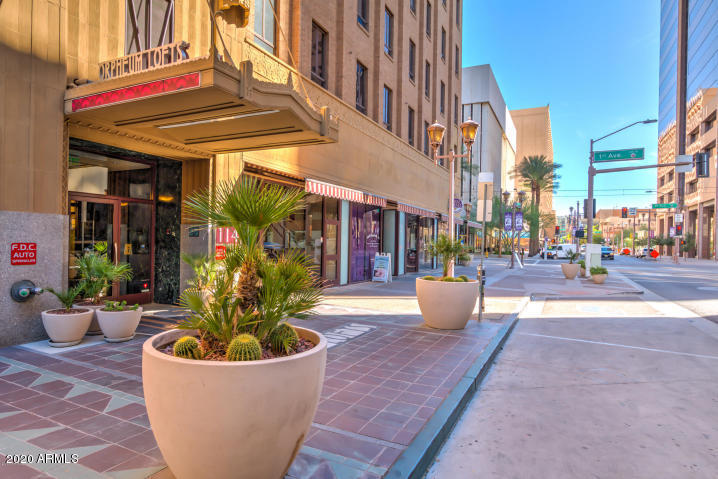 114 W ADAMS Street 1008