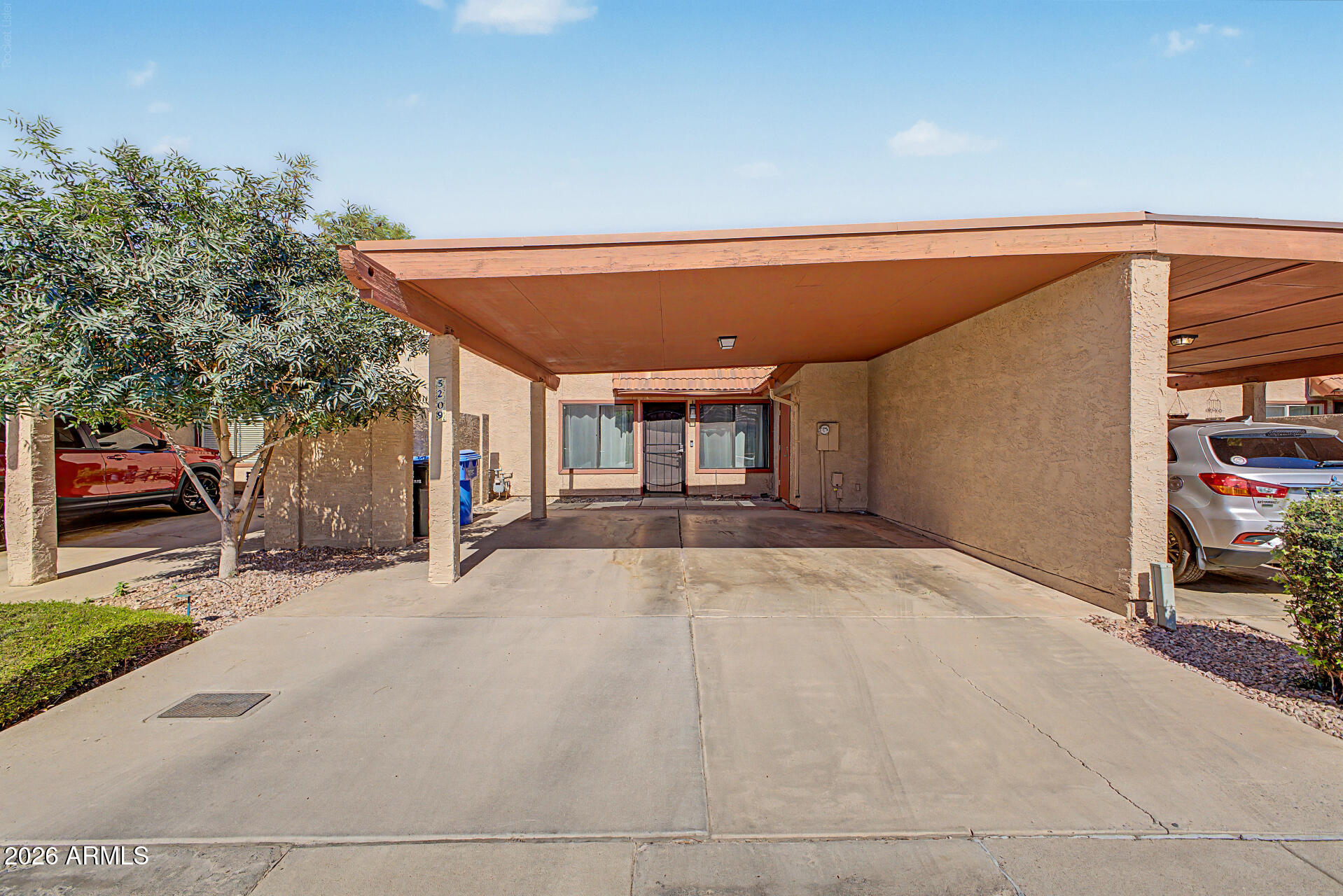 5209 N 18TH Drive