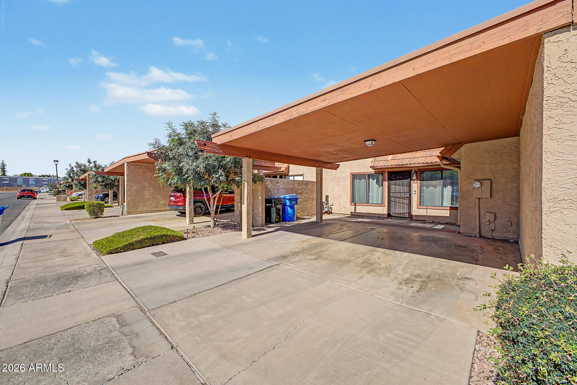 5209 N 18TH Drive