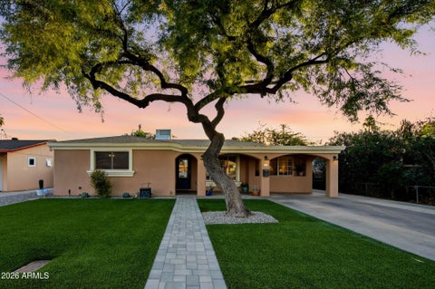 Photo of 2422 N 37th Street, Phoenix, AZ 85008 (MLS # 7035344)