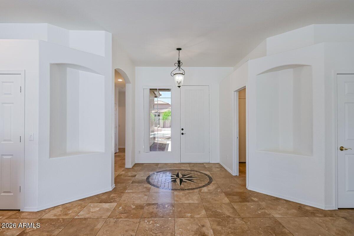 4254 E MOLLY Lane