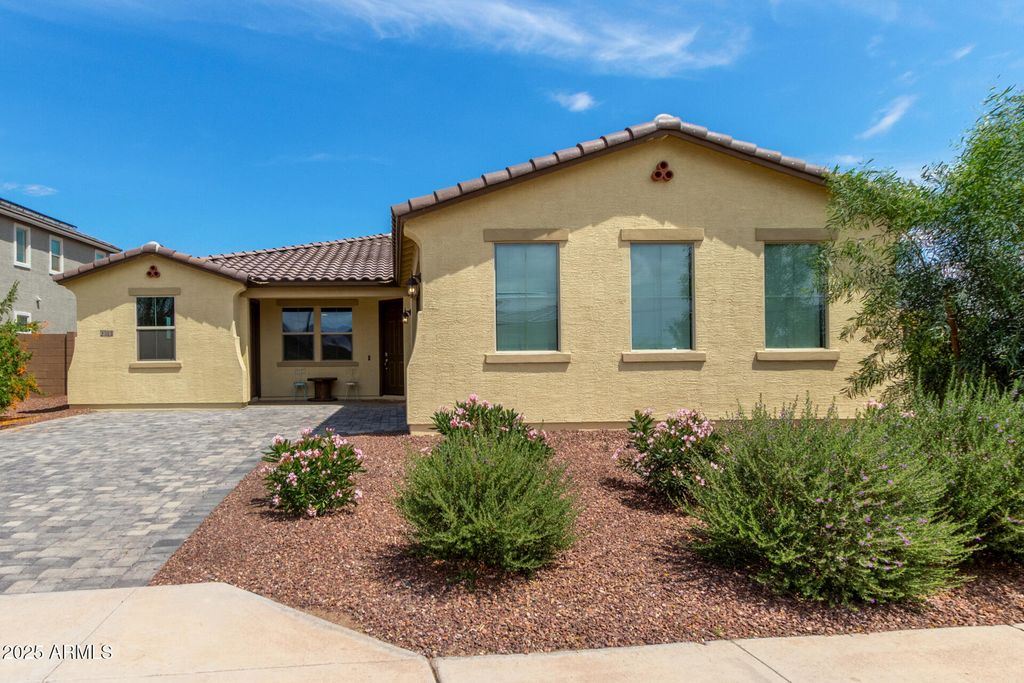 Photo of 2313 N 195th Drive, Buckeye, AZ 85396 (MLS # 6985703)