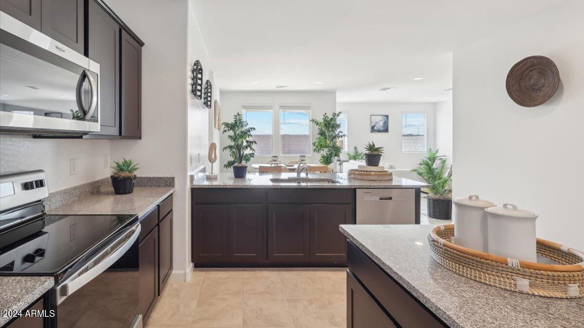 636 W FREEDOM Street