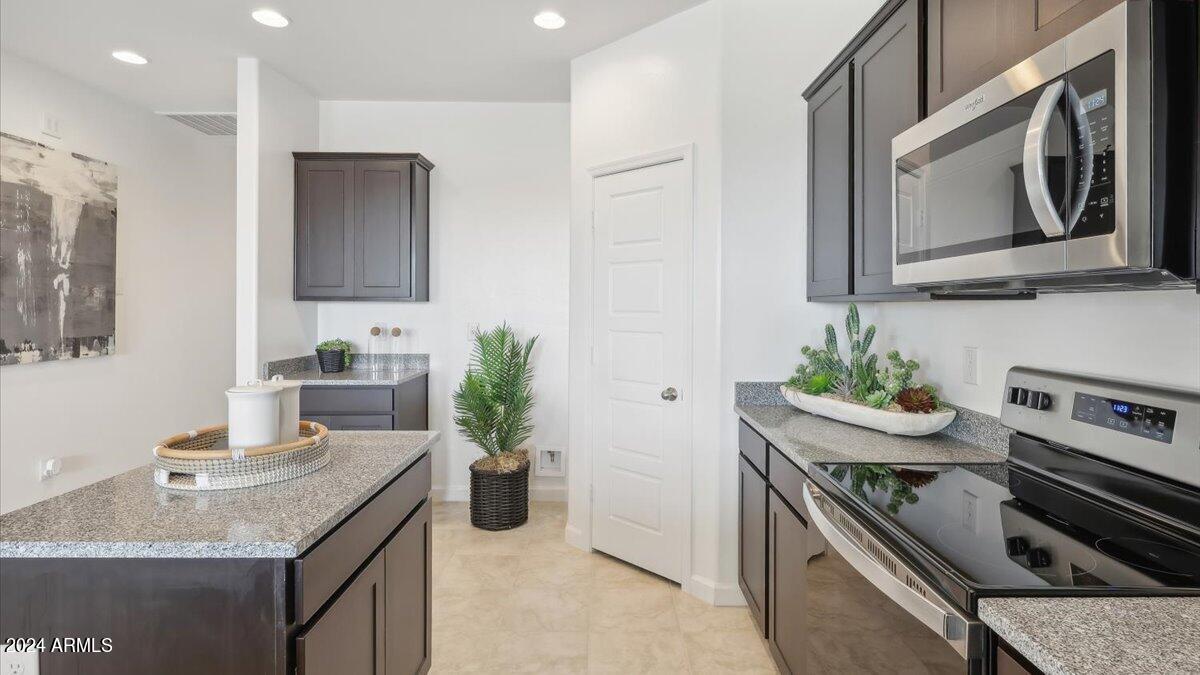 636 W FREEDOM Street