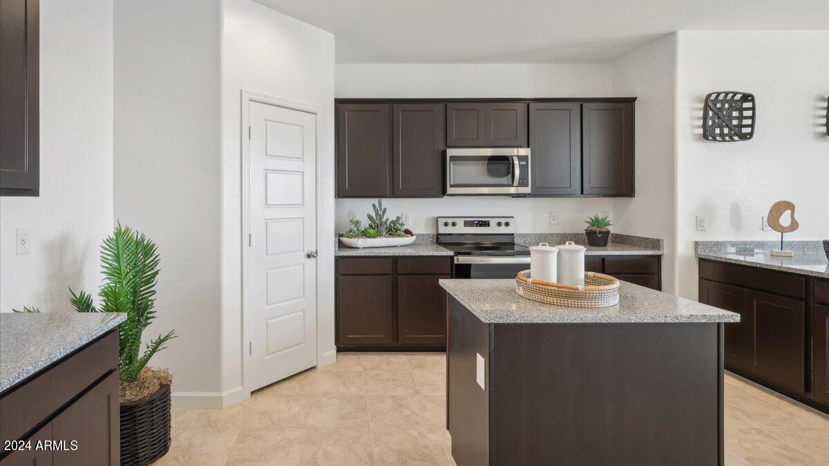 636 W FREEDOM Street