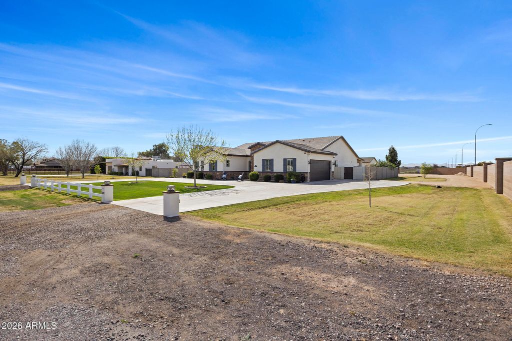 Photo of 3020 S Diamond Drive, Chandler, AZ 85286 (MLS # 6997092)