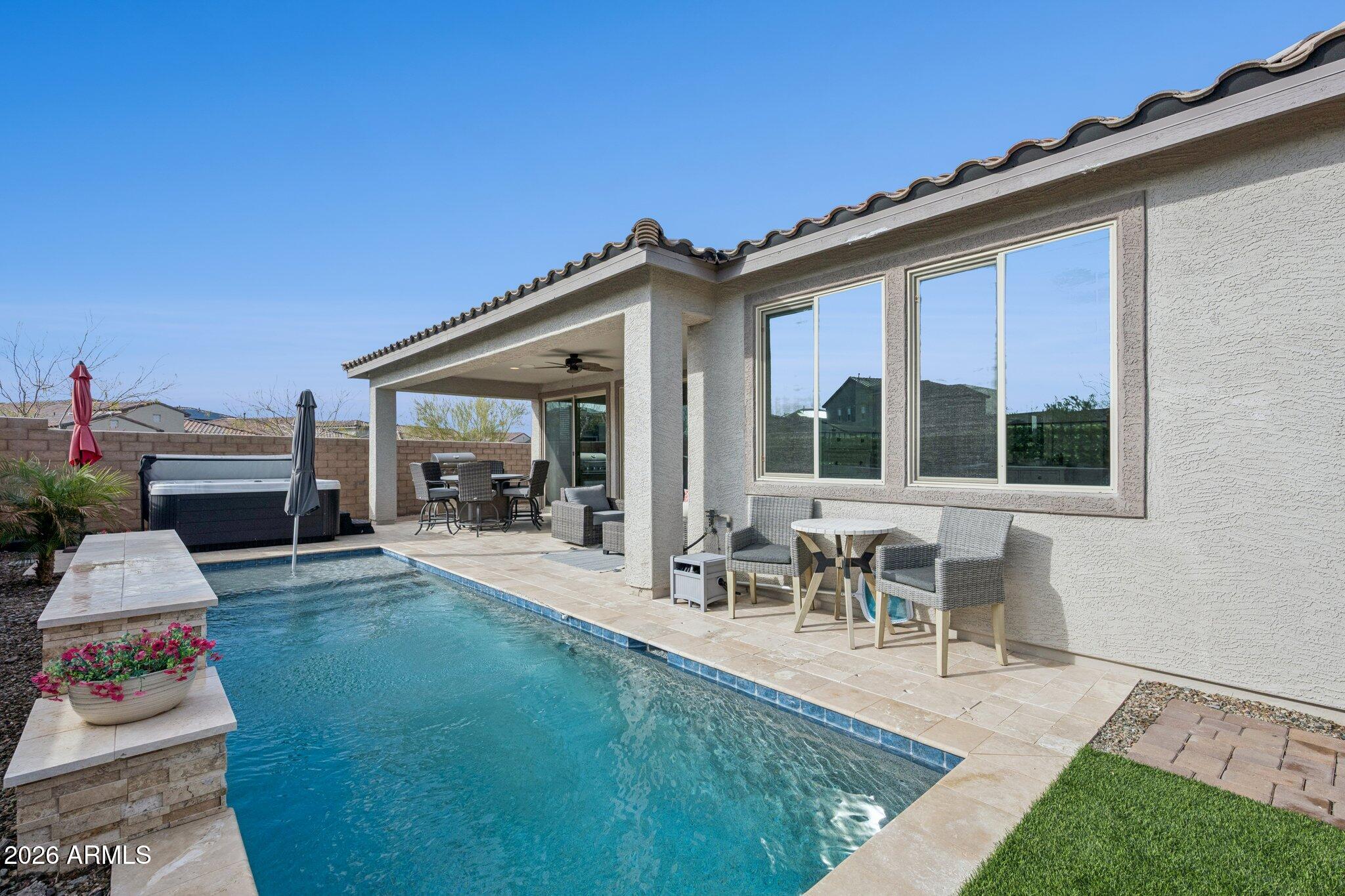 17877 W THISTLE LANDING Drive