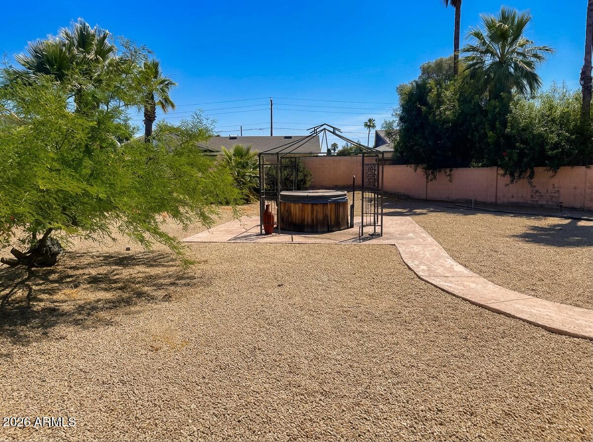 8332 E VALLEY VIEW Road