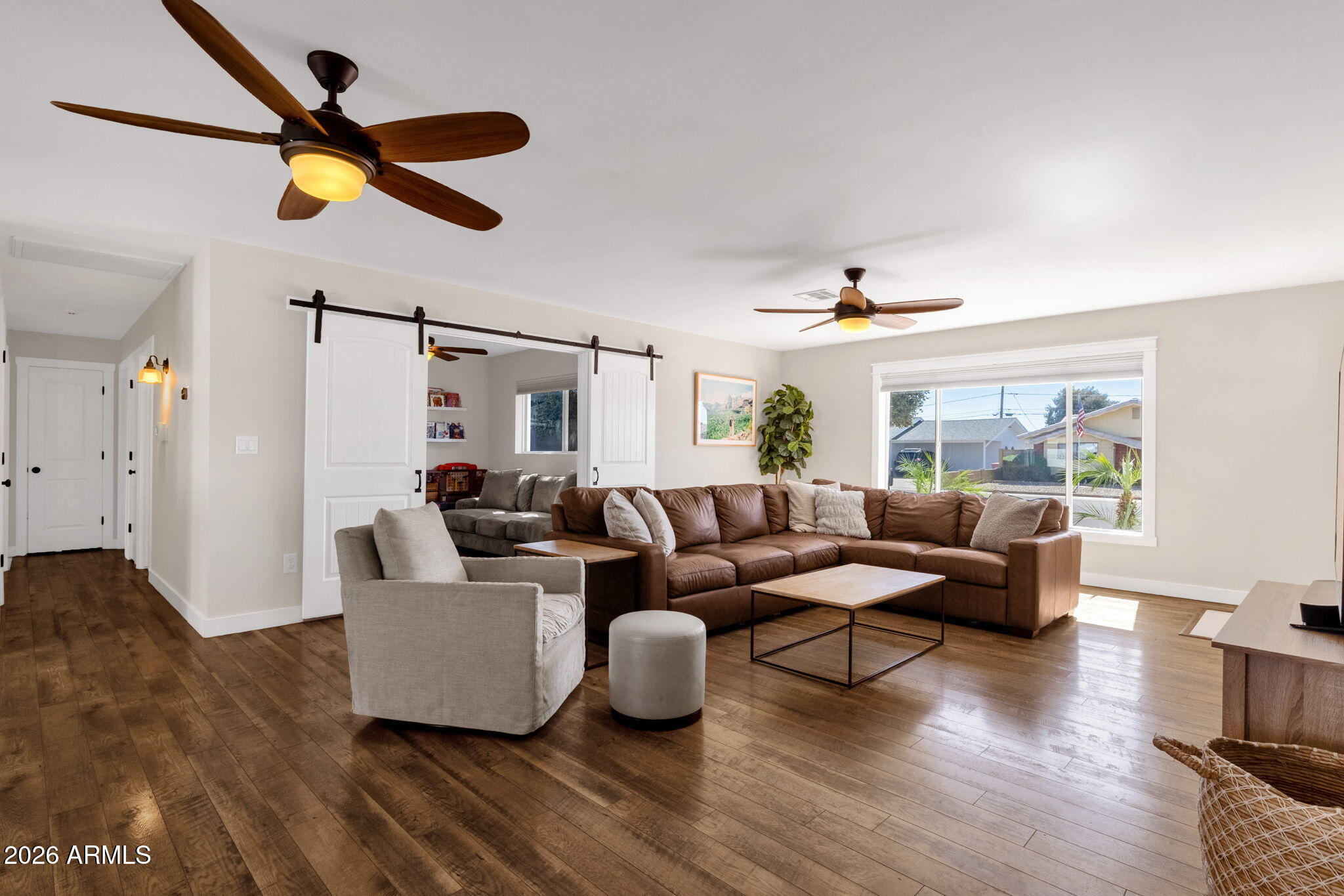 8322 E GLENROSA Avenue