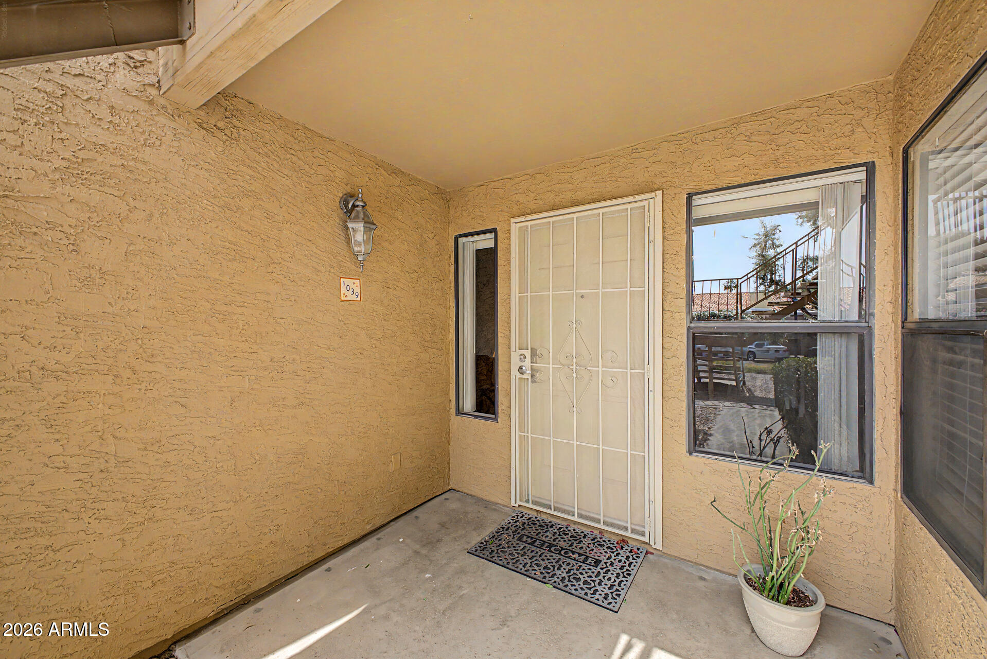 8787 E MOUNTAIN VIEW Road 1039