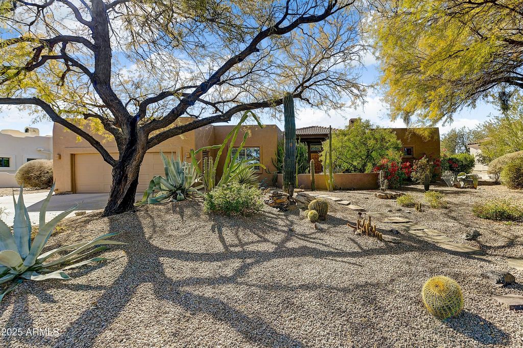 Photo of 27502 N Azatlan Drive, Rio Verde, AZ 85263 (MLS # 6919383)