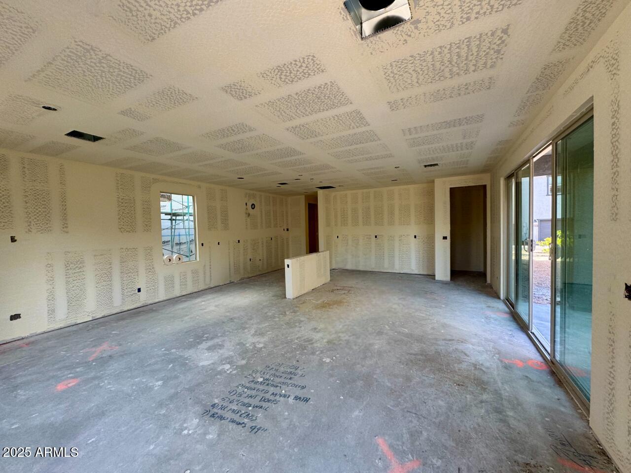 1913 W LARIAT Lane