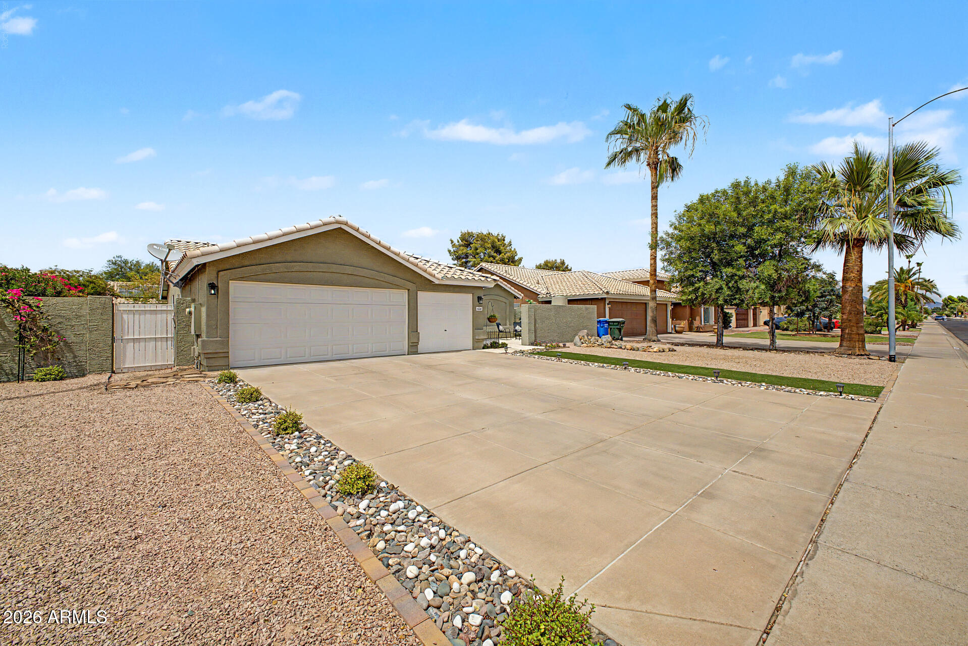4226 E WHITNEY Lane
