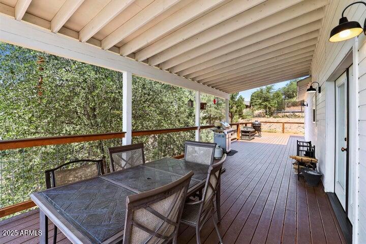 102 N Lookout Point