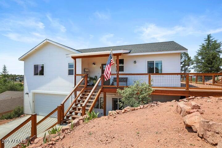 102 N Lookout Point