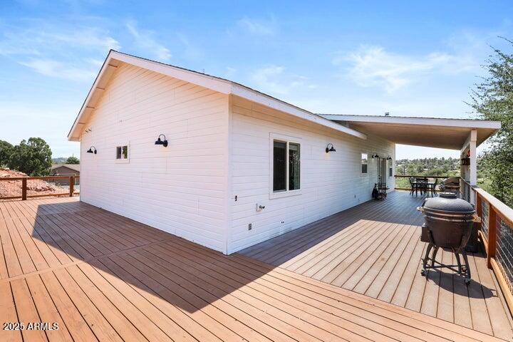 102 N Lookout Point
