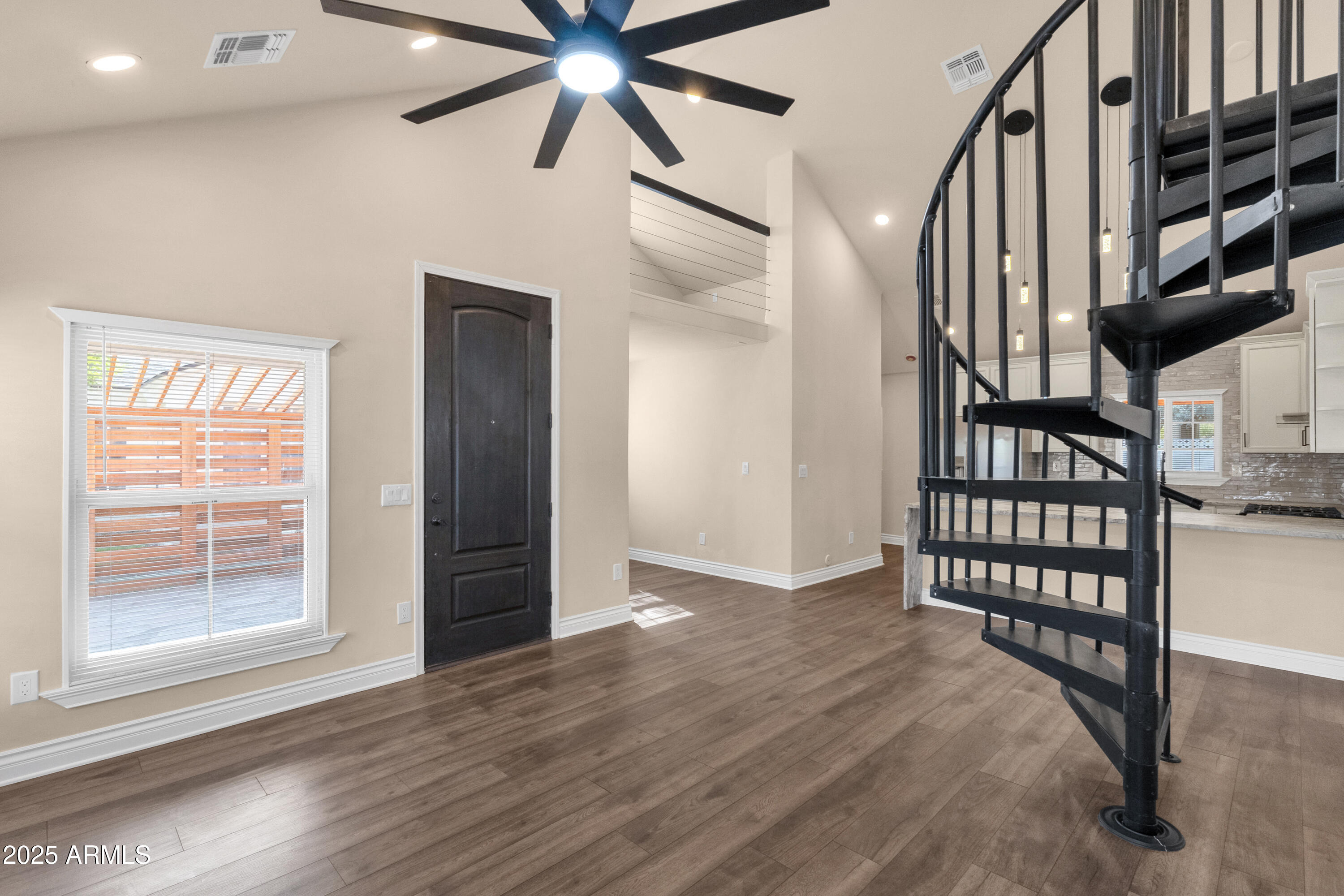 1533 W CULVER Street