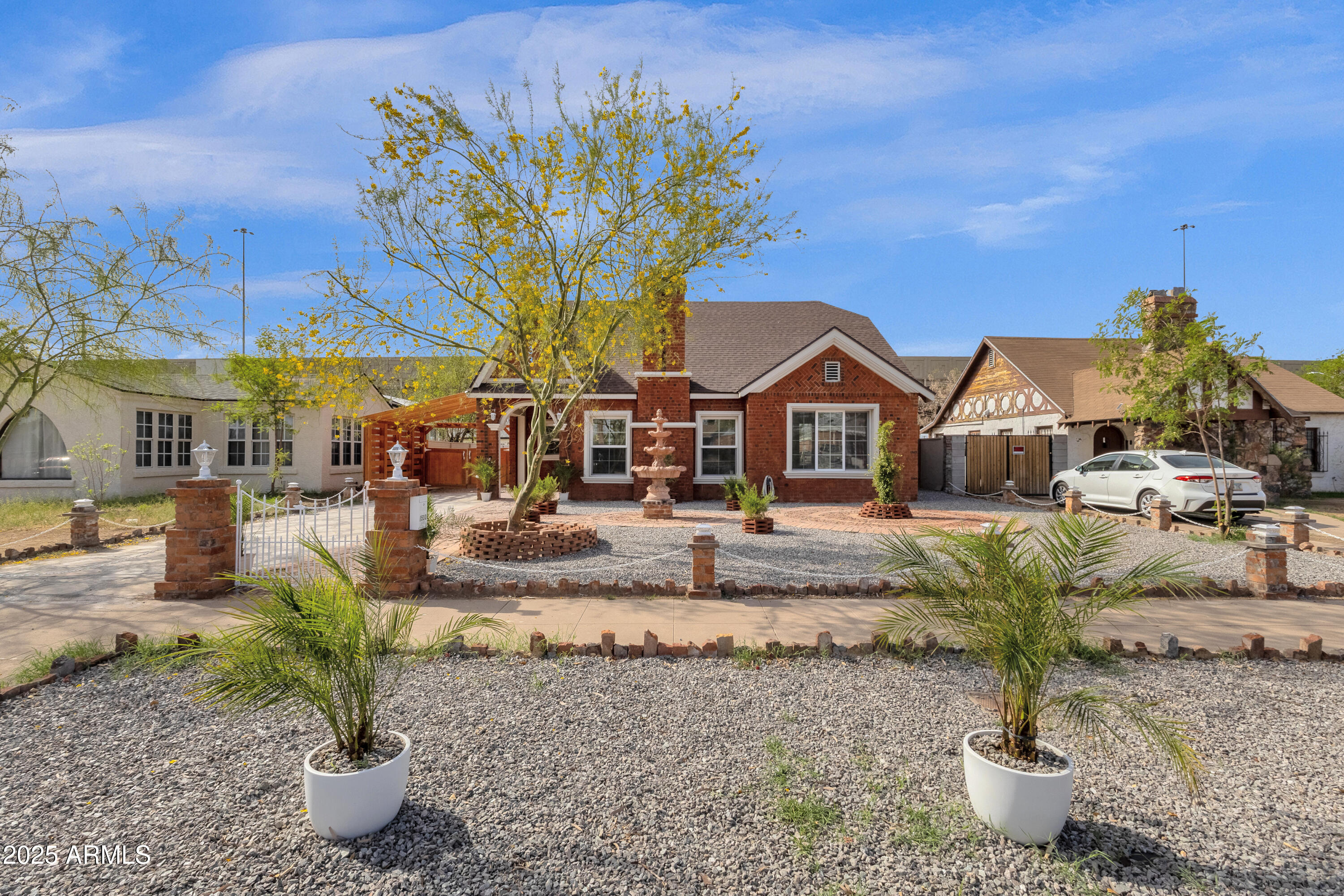 1533 W CULVER Street