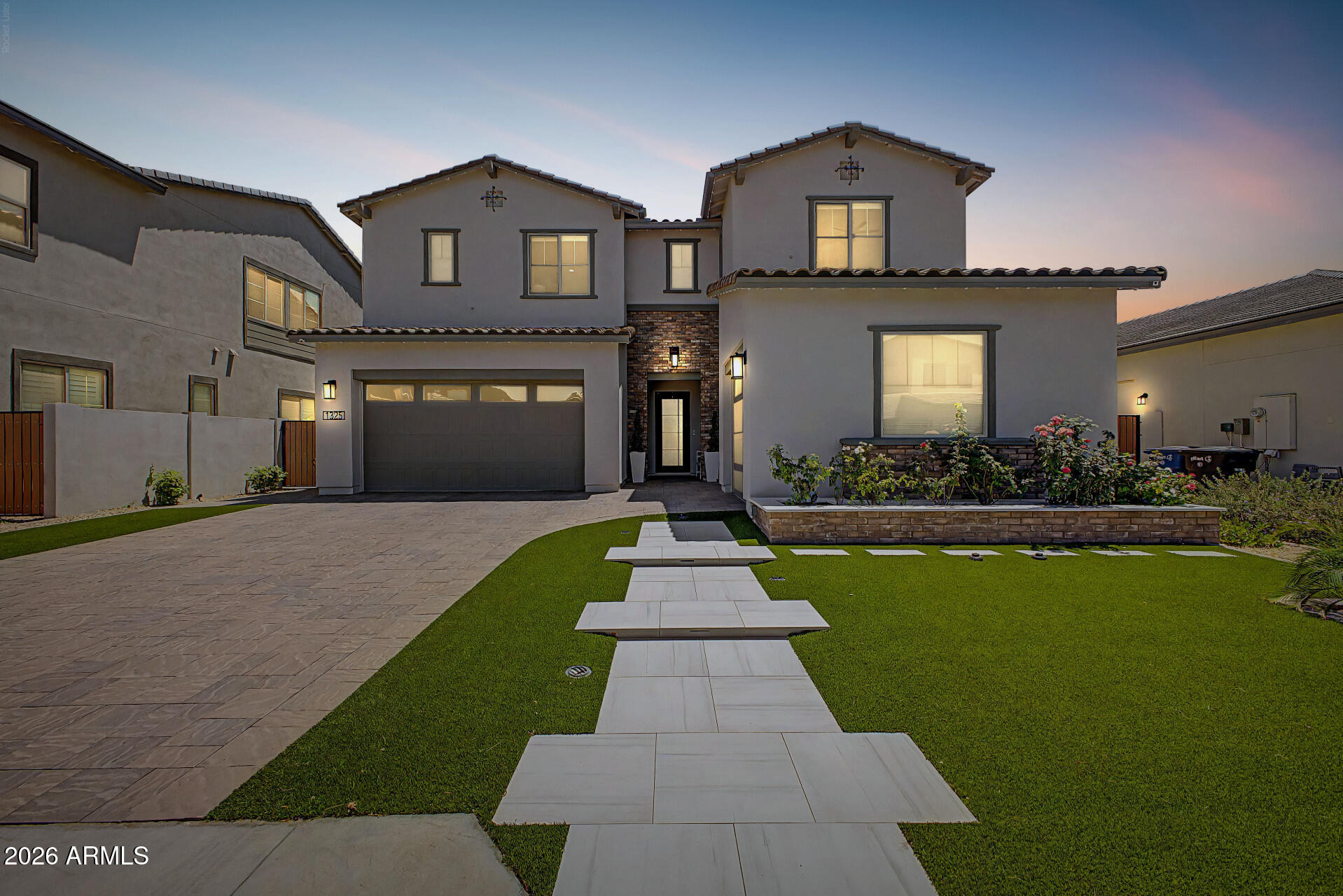 1325 E NARROWLEAF Drive