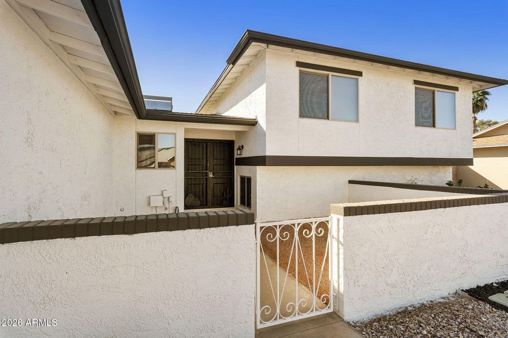 Photo of 1921 E Gemini Drive, Tempe, AZ 85283 (MLS # 7002093)