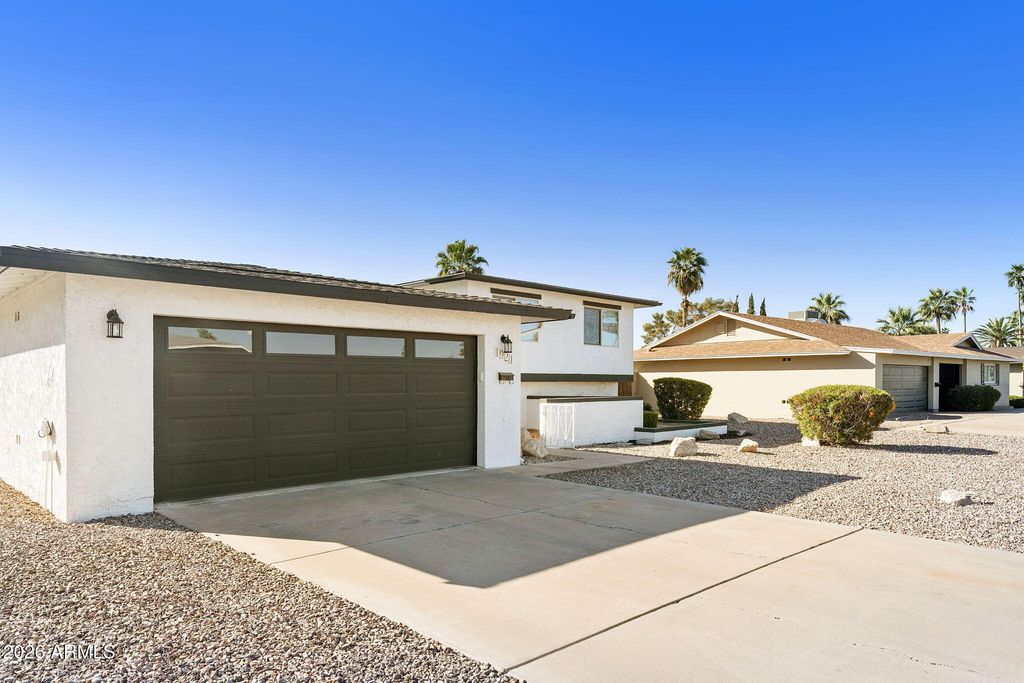Photo of 1921 E Gemini Drive, Tempe, AZ 85283 (MLS # 7002093)