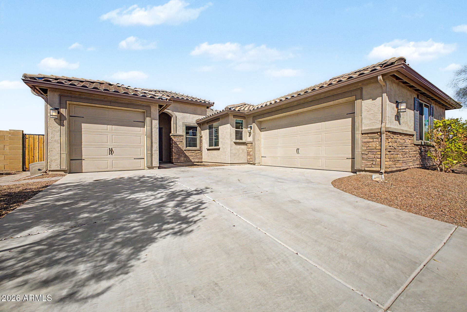 18236 W SANDLEWOOD Drive